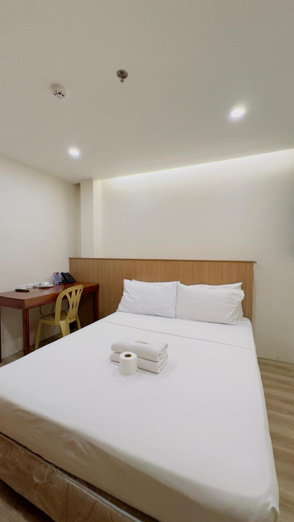 La Anclar Hotel Davao Екстер'єр фото