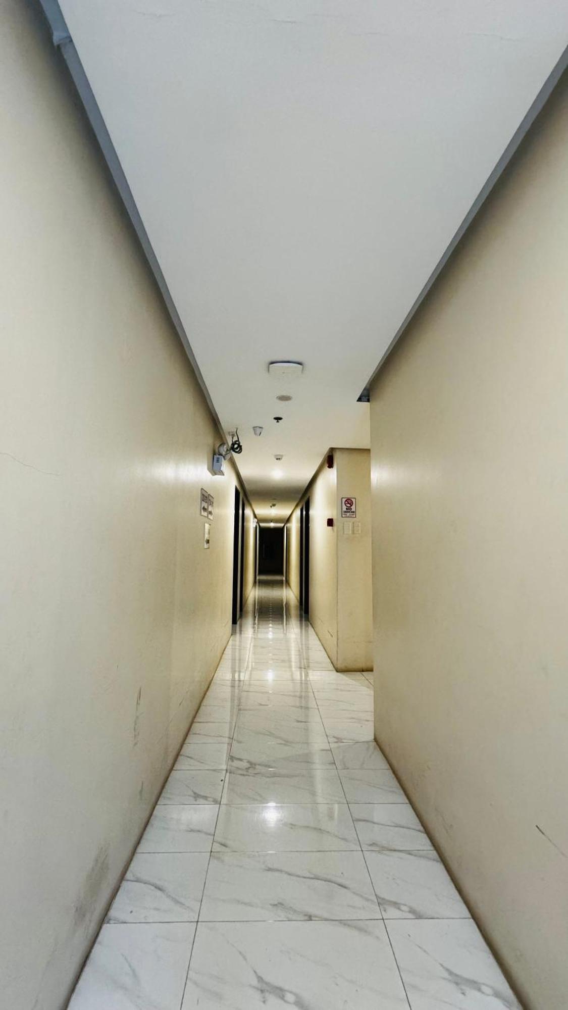 La Anclar Hotel Davao Екстер'єр фото